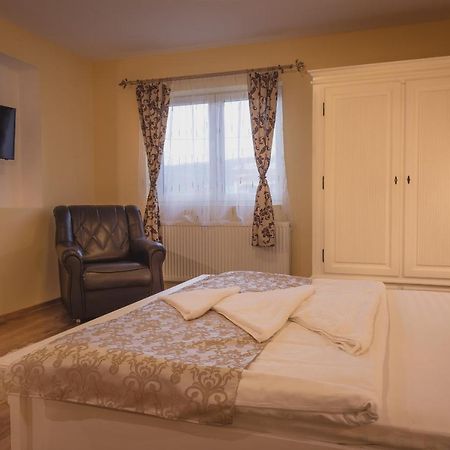Отель Casa Sasului Базна Экстерьер фото